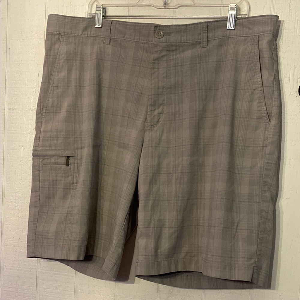 Men's Gray Plaid Shorts